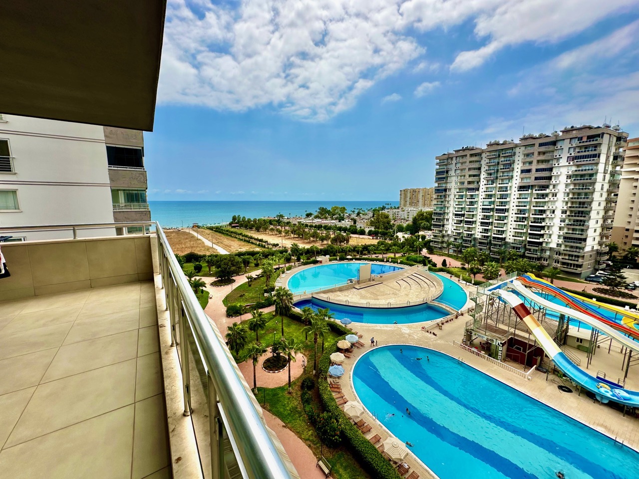 Квартира 3+1 з меблями на першій лінії під ВНЖ - ASR18359