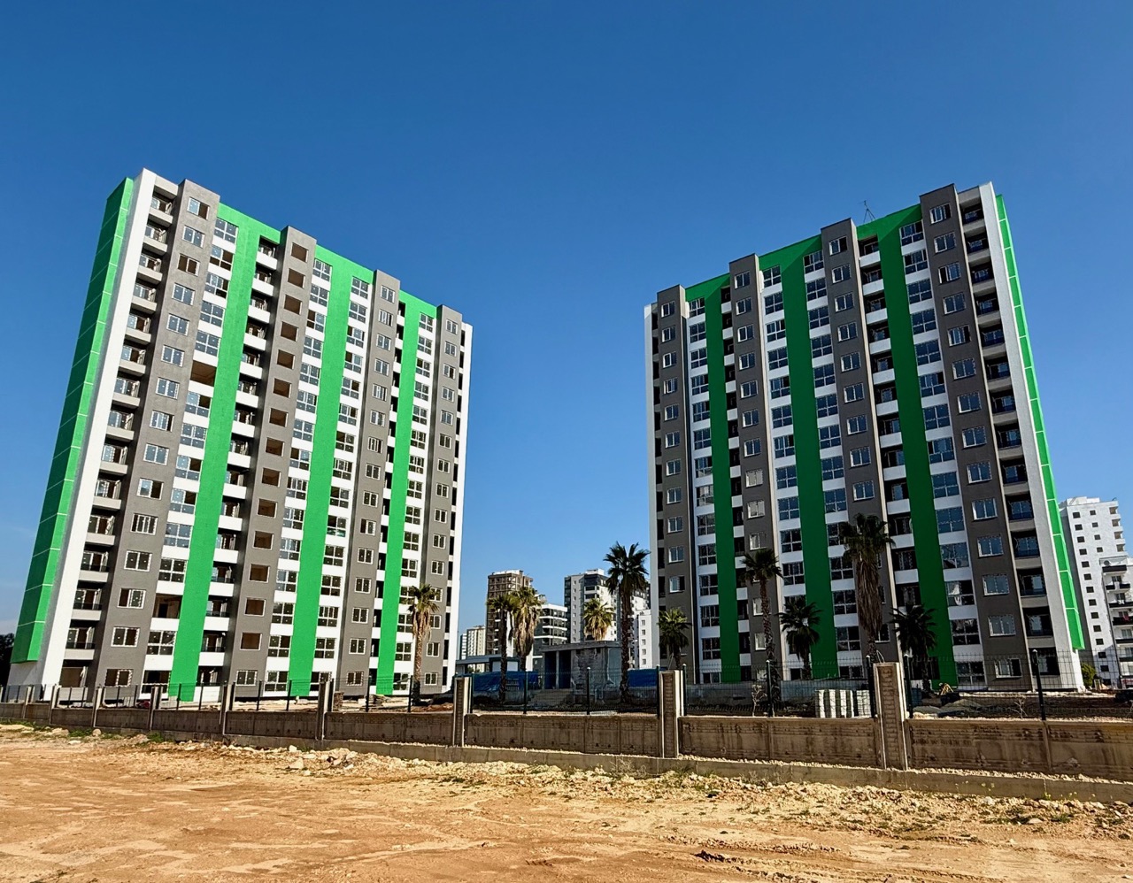 Complex in Mersin, Mezitli with a swimming pool. Apartments 2+1 - EPL022 