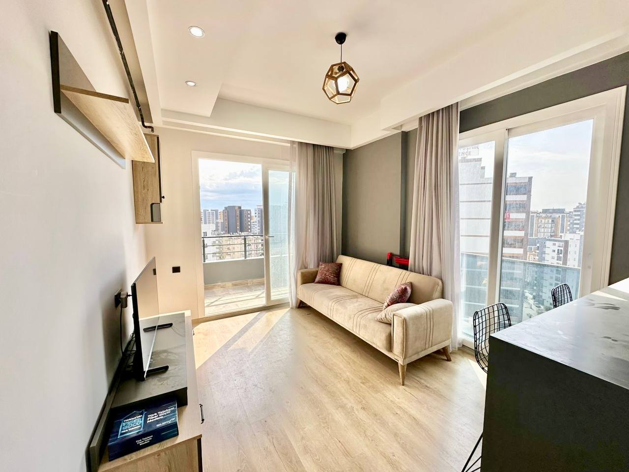 Квартира 1+1 с мебелью и техникой в Тедже, Мерсин - AS40611