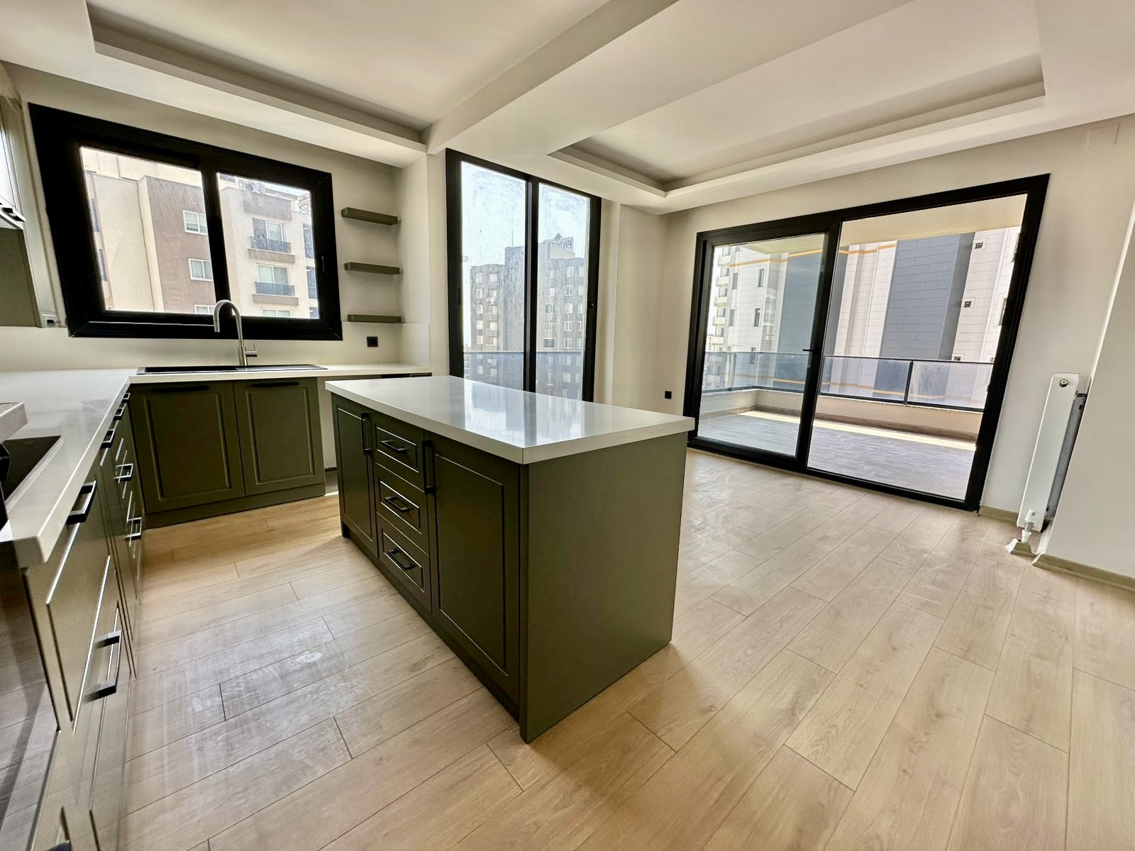 New large 3+1 apartment in Mezitli, Mersin - Aa140765
