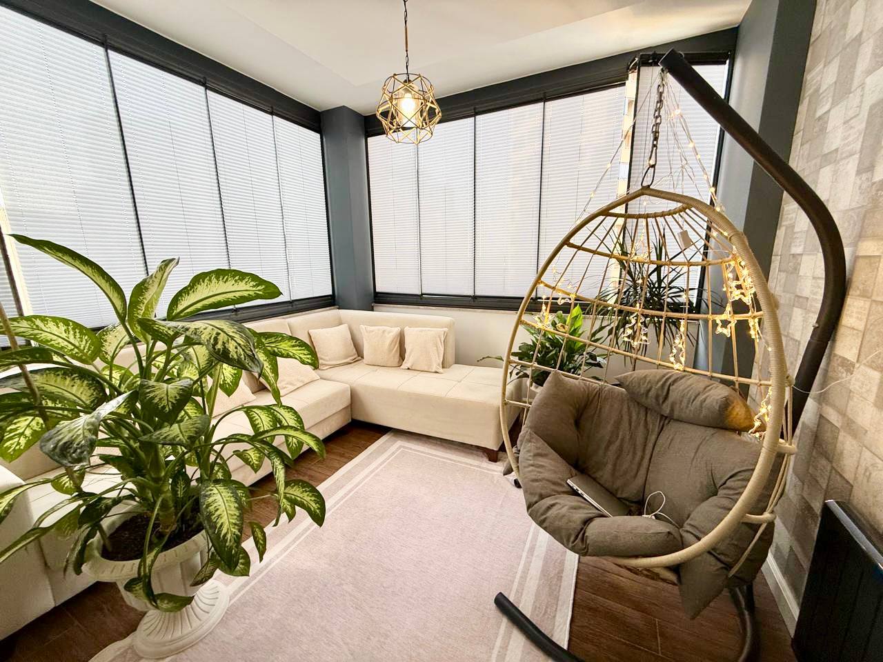 Spacious 4+1 apartment in a building with underground parking in Mezitli, Mersin - Asft7041v