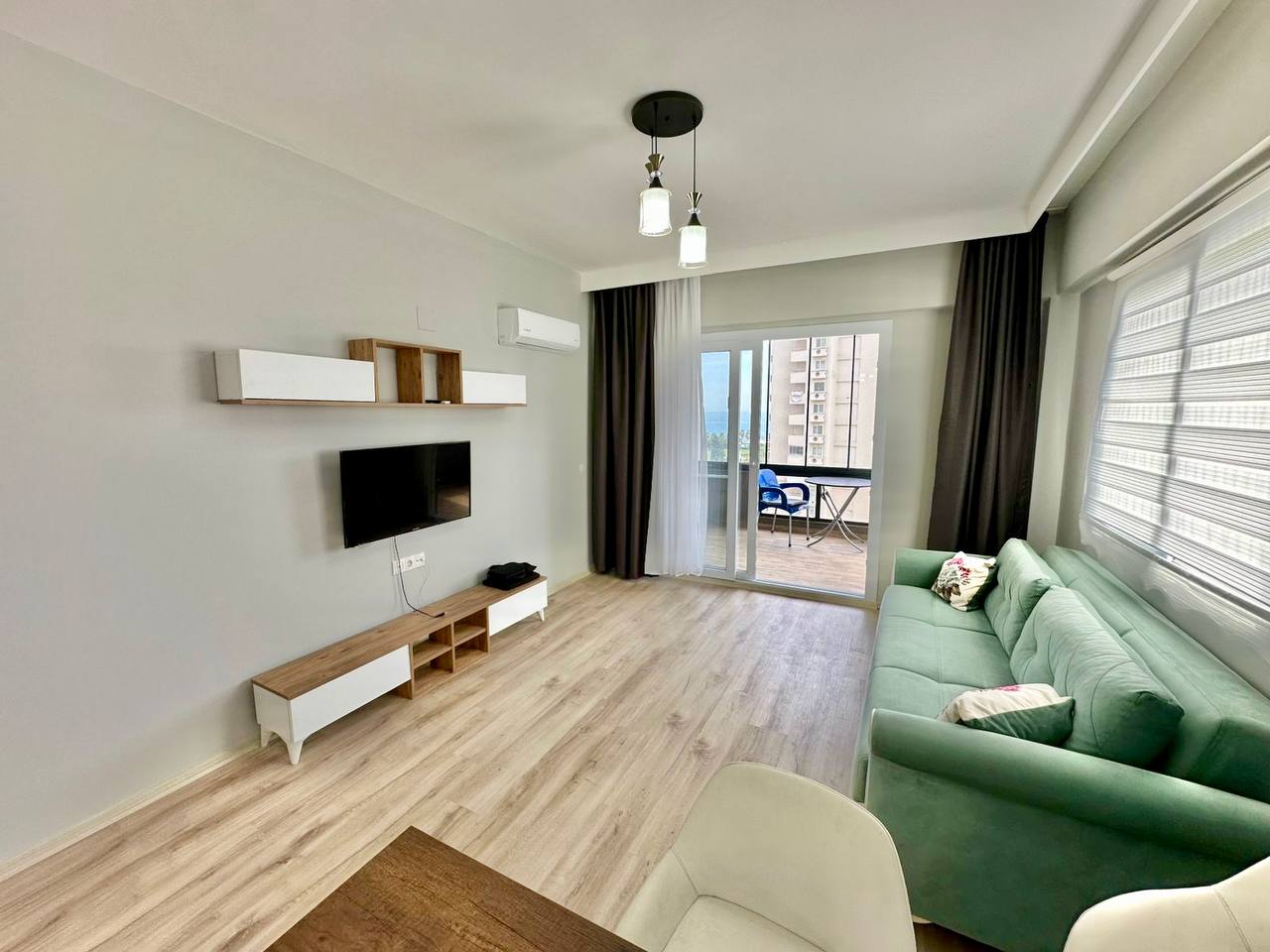 Квартира 1+1 у моря в Чешмели, Мерсин - As57103w