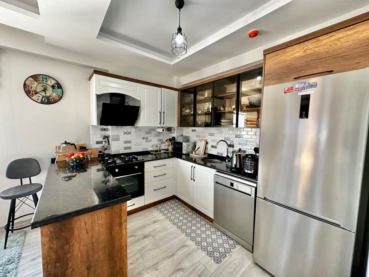 Apartment 2+1 with furniture in Mersin, Tomyuk A14157