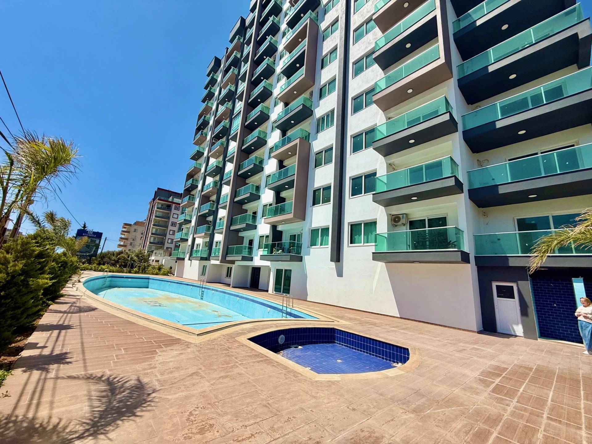 Mersin Ayas&#39;ta birinci sahil şeridinde 1+1 daire - Ft75161v