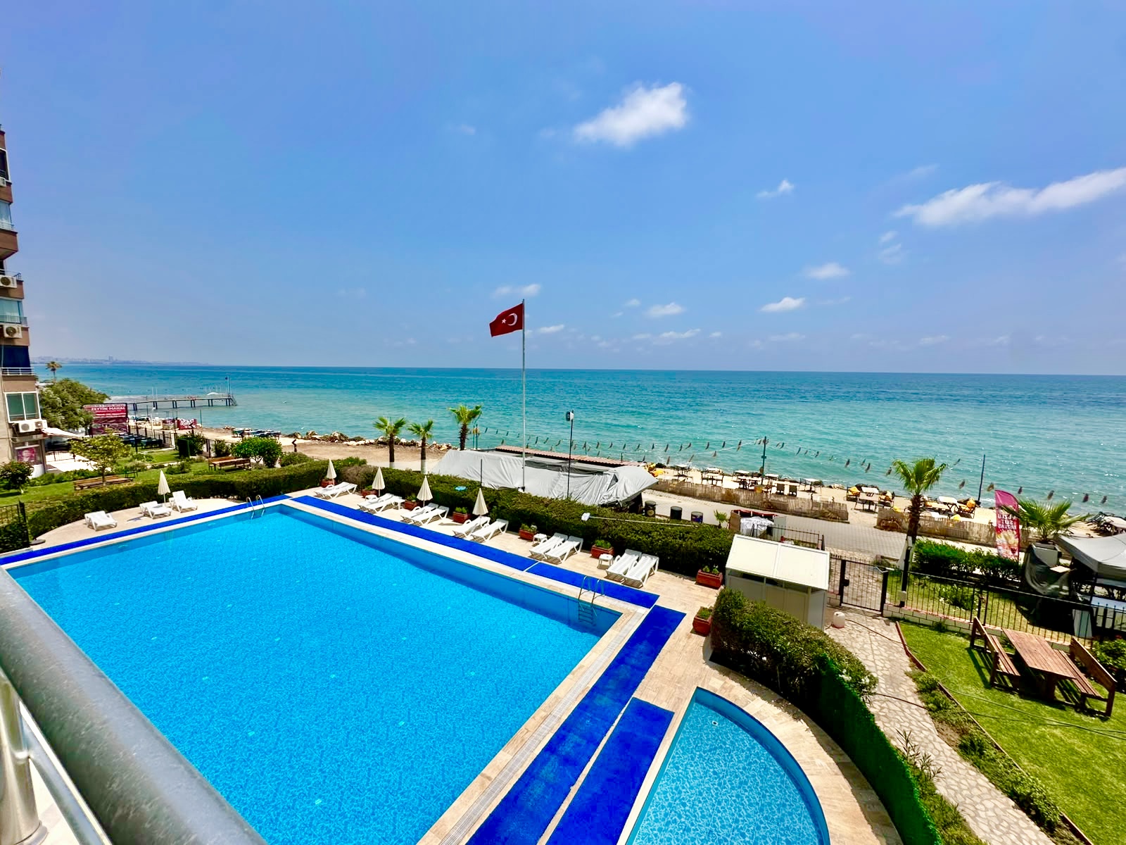 2+1 Apartment on the Ultra-First Coastline in Cesmeli, Mersin - Na1507621