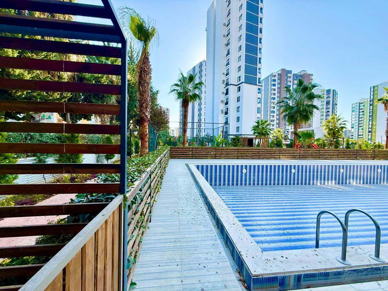 Гатовая кватэра ў Тэджы 1 +1 з выглядам на басейн - As11414v