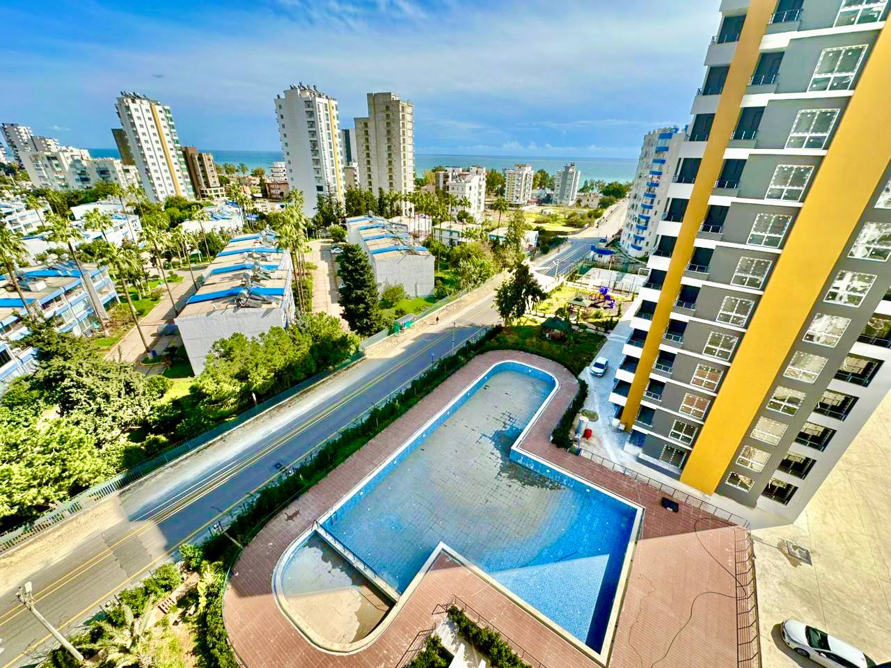 Новый комплекс с панорамным видом в Мерсине, Тедже, квартиры 1+1 - Vip11