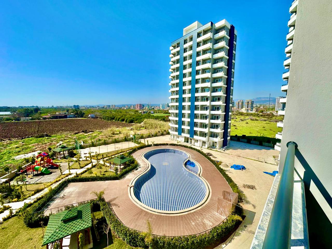 1+1-Apartment mit Berg- und Orangenhainblick in Tece, Mersin - IBR001121