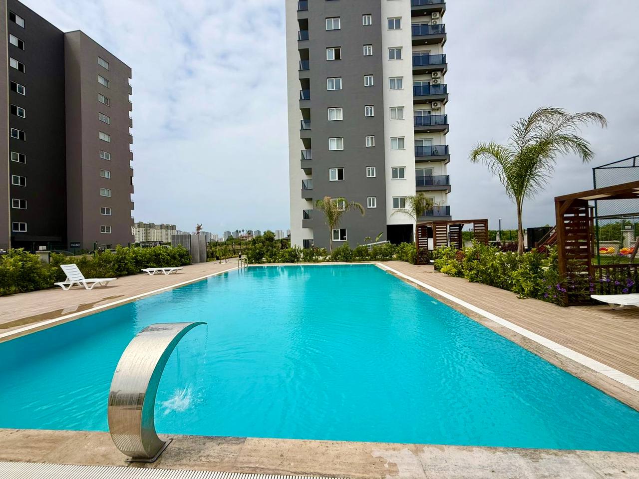 Furnished 1+1 Apartment in Cesmeli, Mersin - Lu11213v 