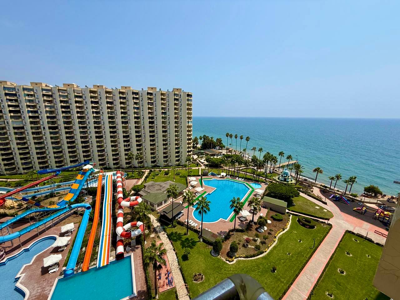 Ultra first line apartment 3+1 furnished in Cesmeli, Mersin - SD311115v