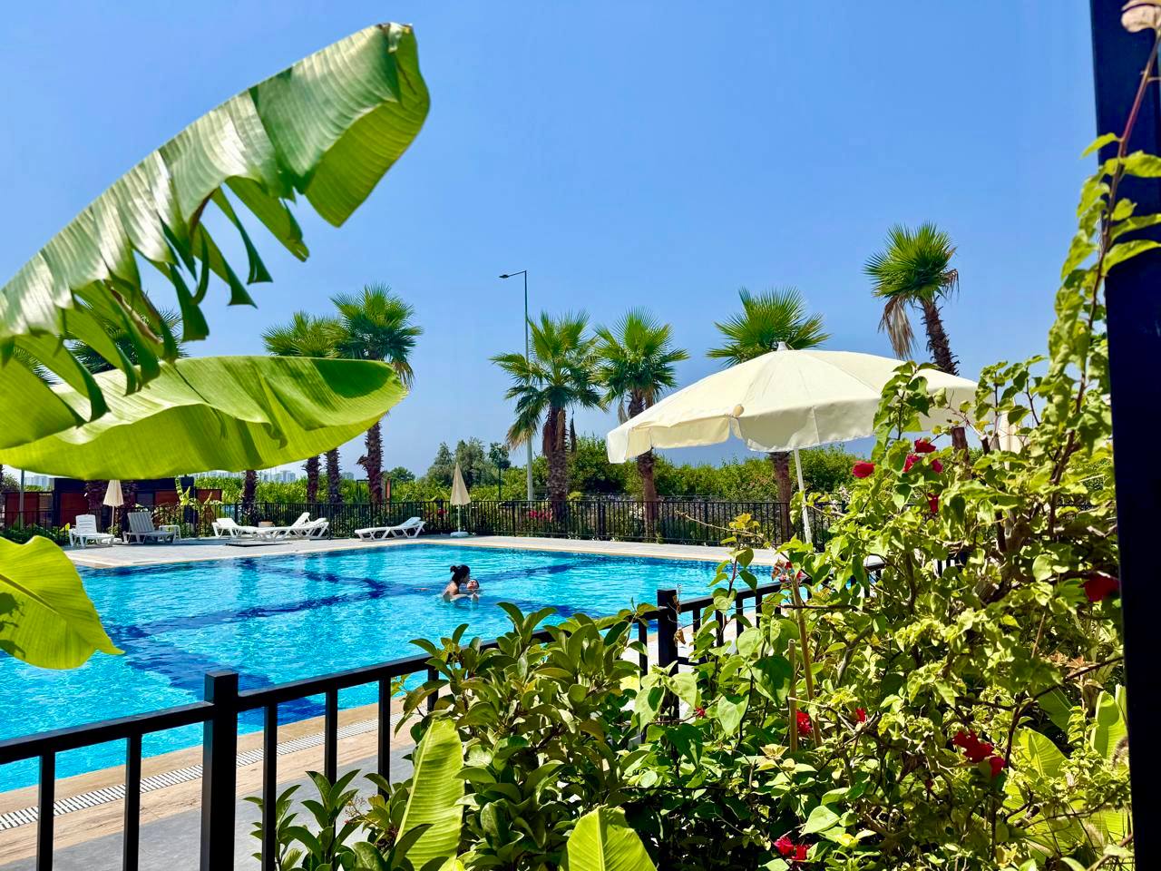 Mersin Çeşmeli'de Büyük 1+1 Daire - SMR001