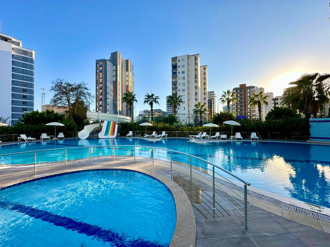 Furnished 2-bedroom apartment in Tomük, Mersin - AS21915v