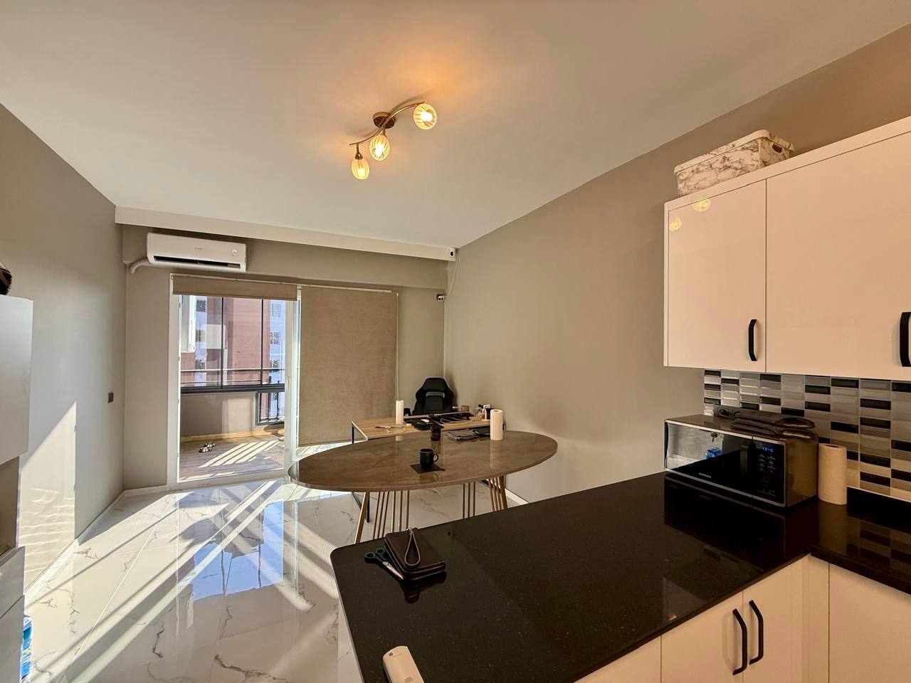 1+1 apartment with furniture and appliances in Cesmeli, Mersin - As111011v