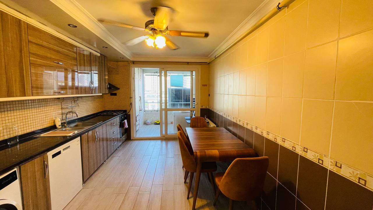 Apartment with furniture and appliances 3+1 with separate kitchen in Mezitli - SAYAM31