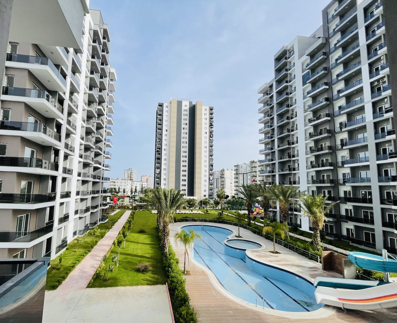 Mersin Tece yeni binada 1+1 köşe daire - SAELE11