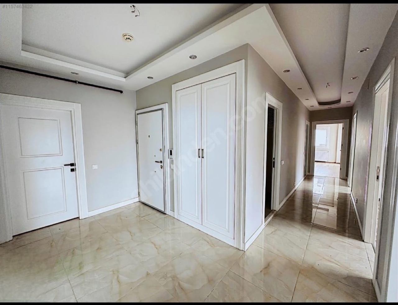 Mersin Mezitli'de elit bir sitede 4+1 daire - INNA03