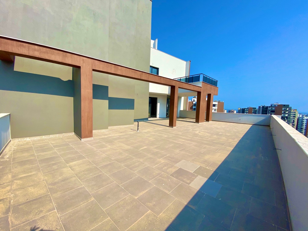 Apartment 2+1 mit großer Terrasse in Mezitli, Mersin - OH8324