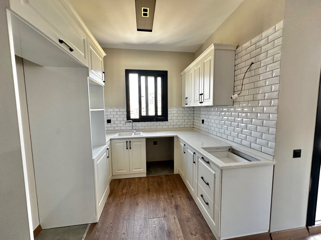 Apartment 1+1 near the beach in Mersin, Erdemli - AS32594