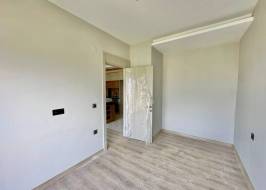 SERLIM11a85705_original