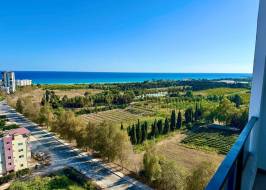 Arpaçbakhşış ist ein Strandviertel in Mersin in Meeresnähe. Foto 19