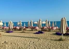 Arpaçbakhşış ist ein Strandviertel in Mersin in Meeresnähe. Foto 25