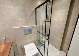 Новый комплекс квартир 1+1 у моря в Мерсине, Чешмели - Bs350011 &mdash; фото 30