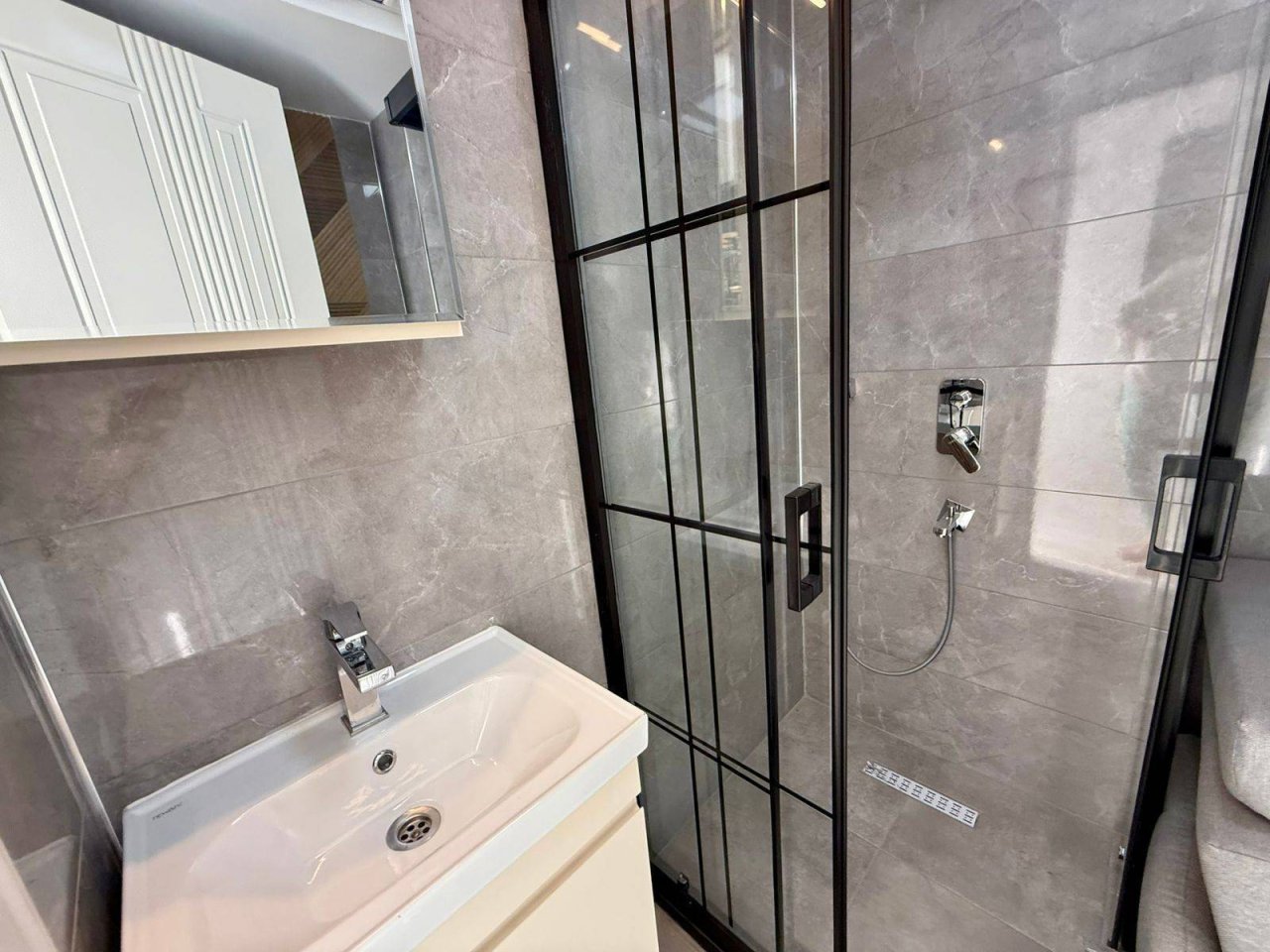 Mieszkanie 3 pokoi 110 m² Mezitli, Turcja