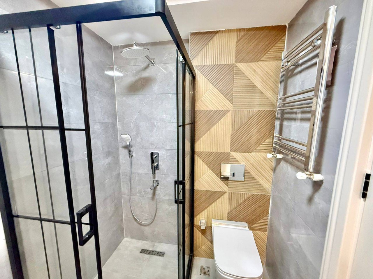 Mieszkanie 3 pokoi 110 m² Mezitli, Turcja