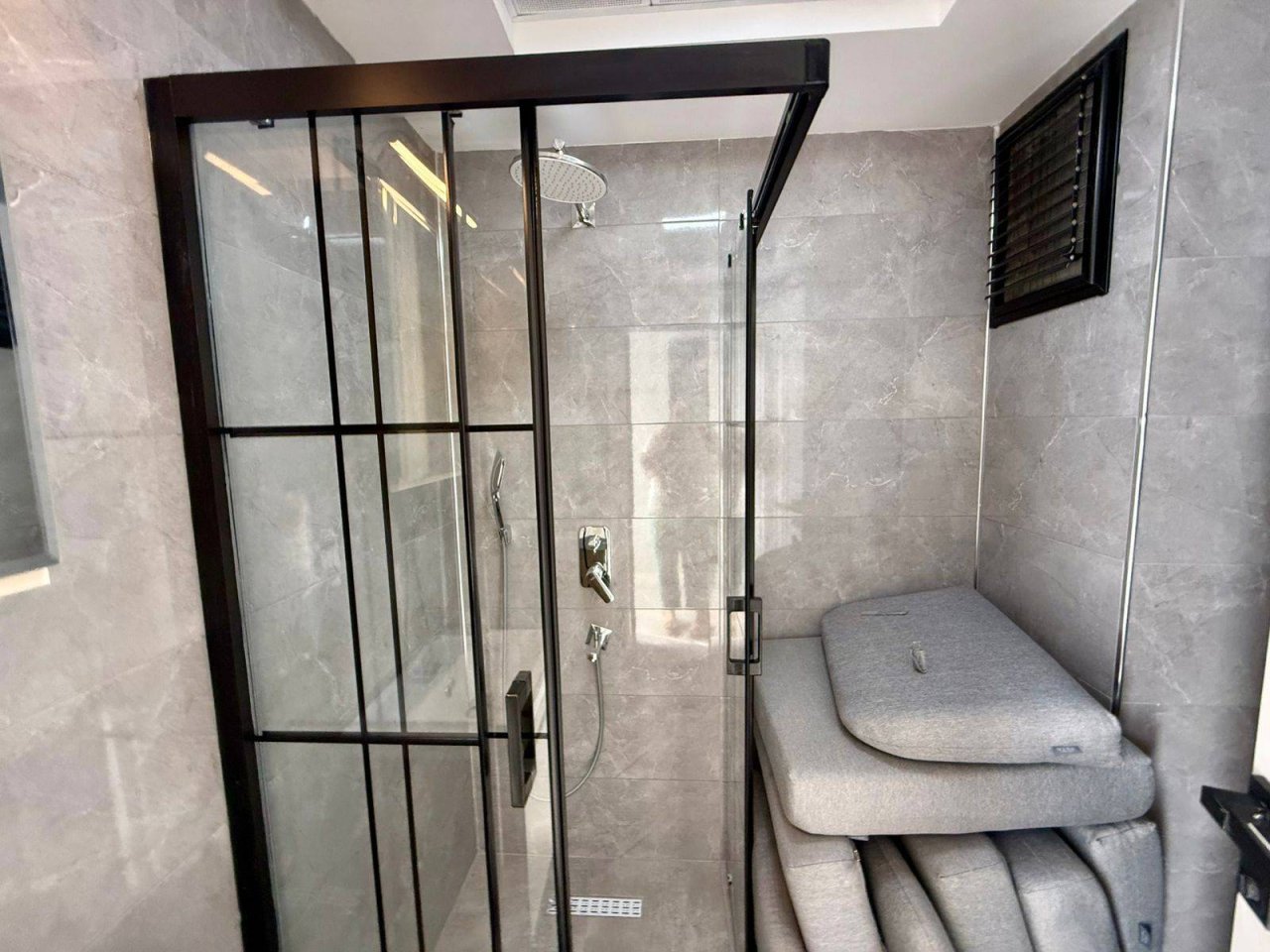 Mieszkanie 3 pokoi 110 m² Mezitli, Turcja