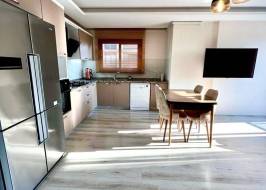 b2ac12a7-a0d5-4c78-b8db-7d9cba60b6d9_original