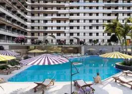 A_8_-_Photo_original