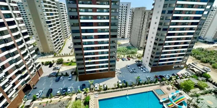 Просторная квартира 1+1 с видом на бассейн в Мерсине, Арпачбахшиш - Aa5112118