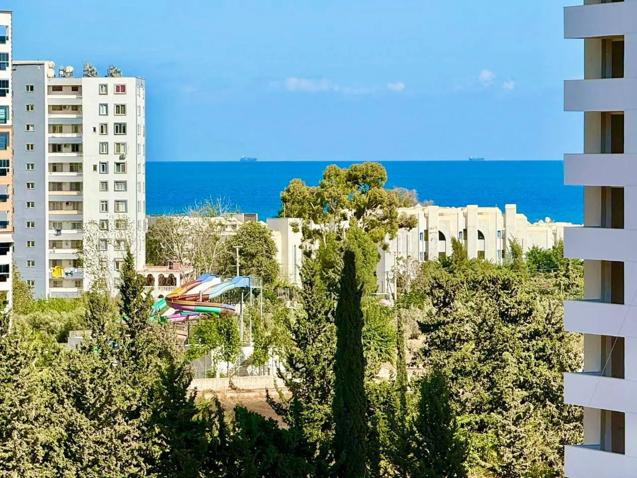Studio apartment in a building with natural gas and an indoor pool in Tece, Mersin - As10911v
