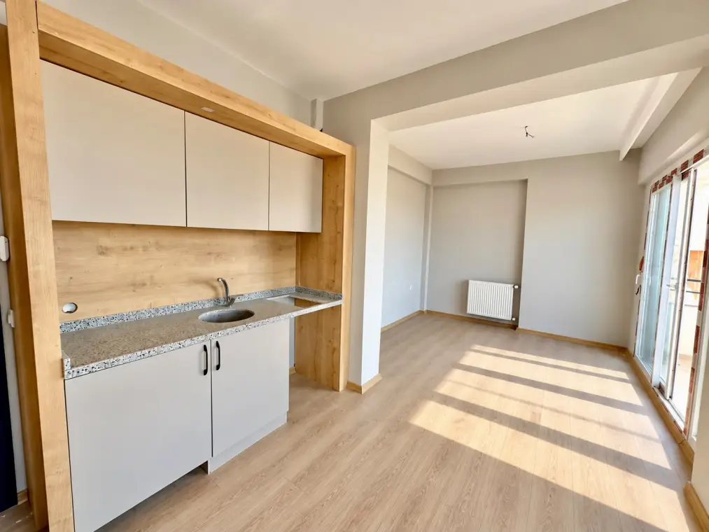Spacious studio apartment near the sea in Kocahasanli, Mersin - Ozb0109162