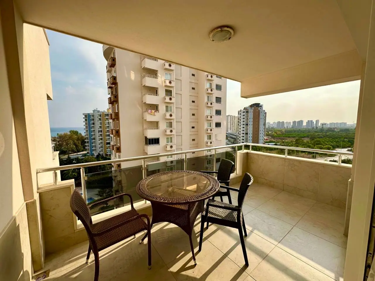 2+1-Apartment mit Meerblick in Cesmeli, Mersin - Aa21716v