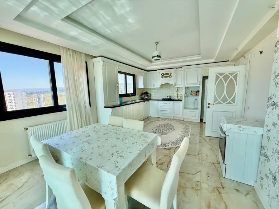 Квартири 4+1 в Мезитлі, Мерсин - AR35698v