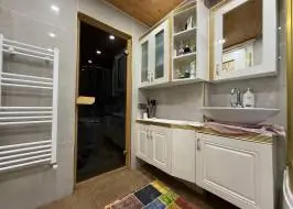 8f492ec2-70b5-4a26-aba9-e7264b0e8143_original