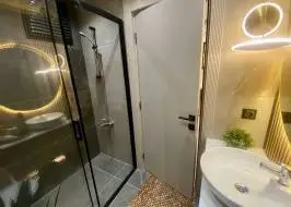 photo_5384343071996631601_y_original