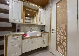 05c7559a-65d2-481c-9fb1-1a4b8d6d79a2_original