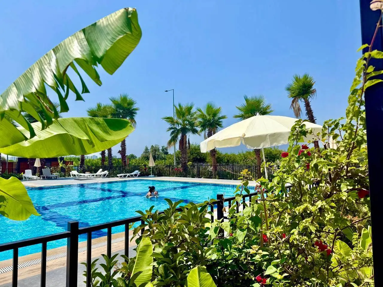 Large 1+1 apartment in Mersin, Cesmeli - SMR001v