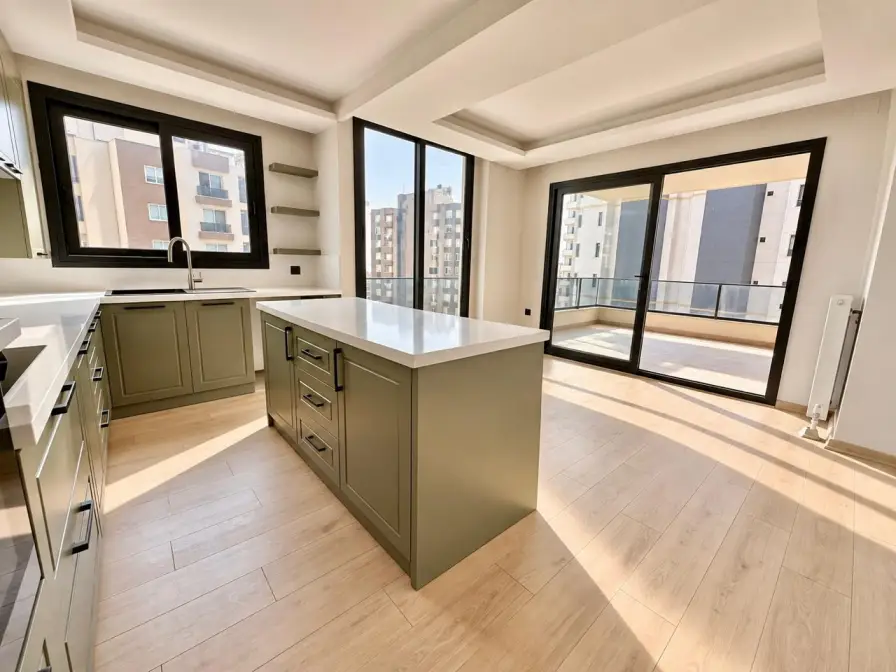 New large 3+1 apartment with separate kitchen in Mezitli, Mersin - Aa140765