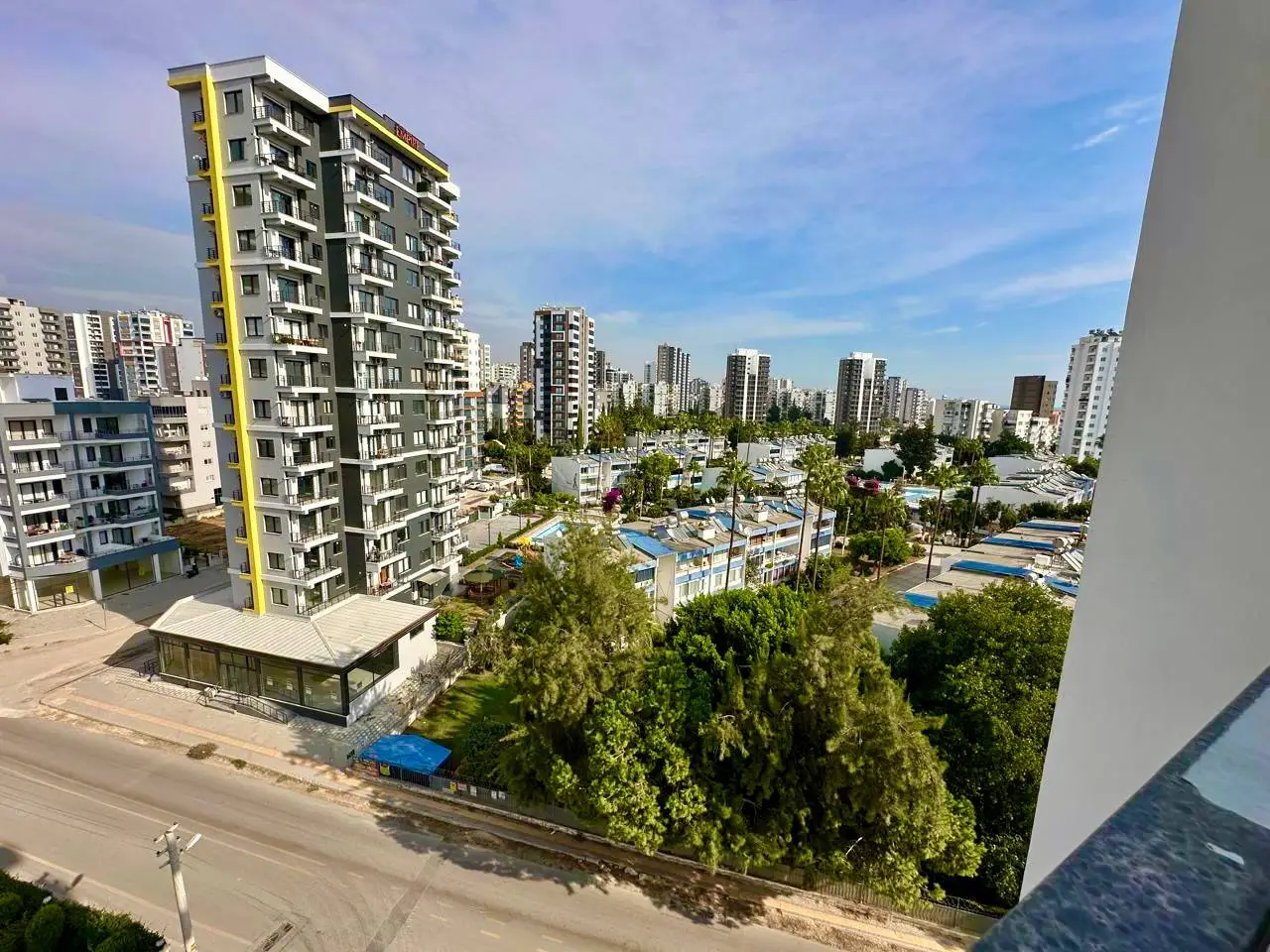 Тежедегі Мерсиндегі теңізге жақын жаңа ғимараттағы 1+1 пәтер - Aa44451wv