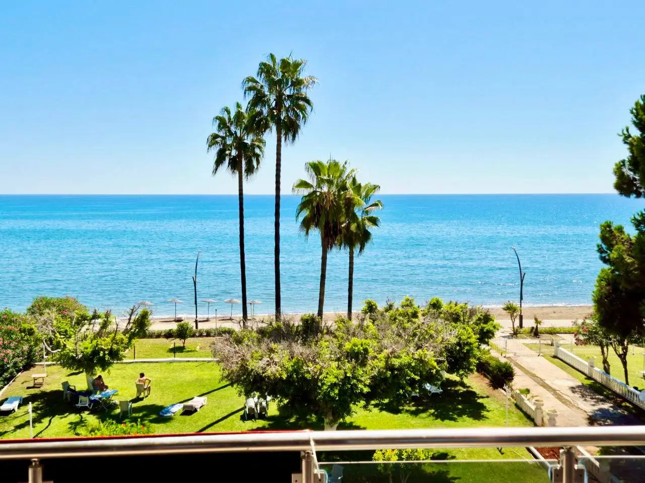 2+1 Beachfront Apartment in Davultepe - Ft21351v