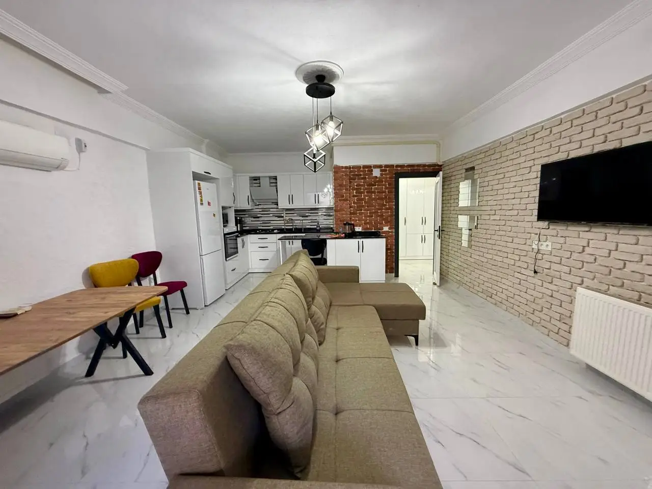 3+1 apartment with a separate exit to the courtyard in Tece, Mersin - Lu31004v