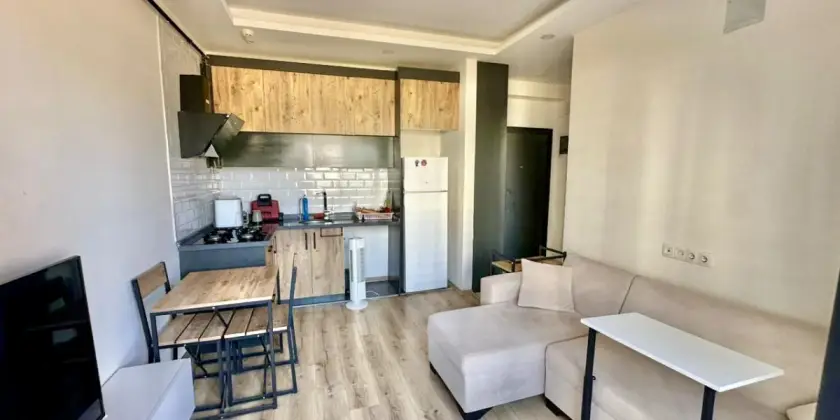 Квартира 1+1 с мебелью и техникой в Мерсине, Тедже - Aa405213